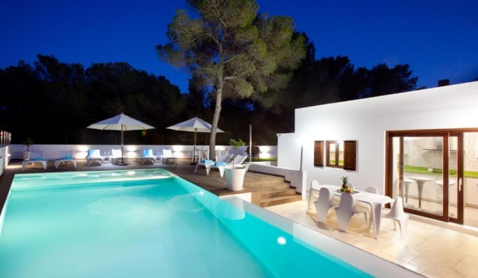 Beautiful 5 Star Villa with Private Pool, Ibiza Villa 1076