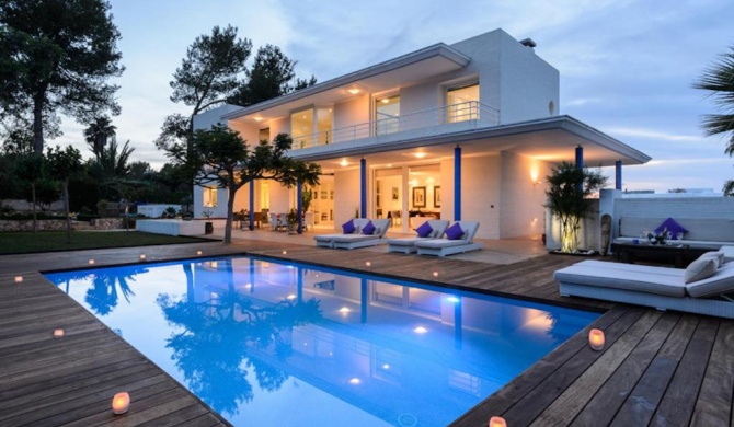 Exclusive 5 Bedroom Villa Close to the Beach, Ibiza Villa 1060