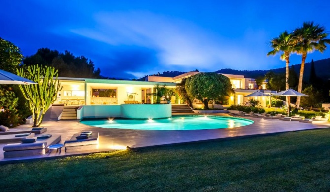 Imagine Your Family Renting This Luxury Villa, Ibiza Villa 1008