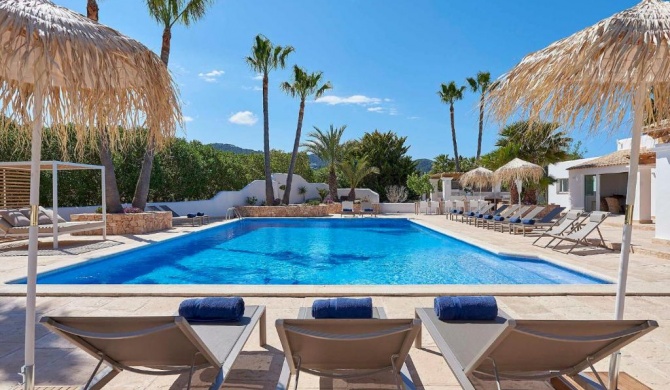 Luxury 6 Bedroom Villa with Country Views, Ibiza Villa 1033