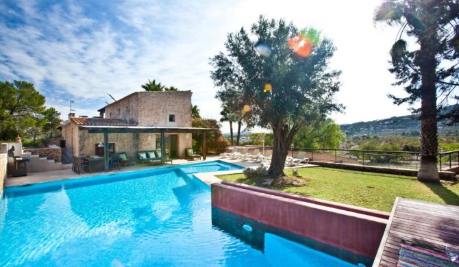 The Perfect Luxury Villa with Traditional Charm, Ibiza Villa 1012