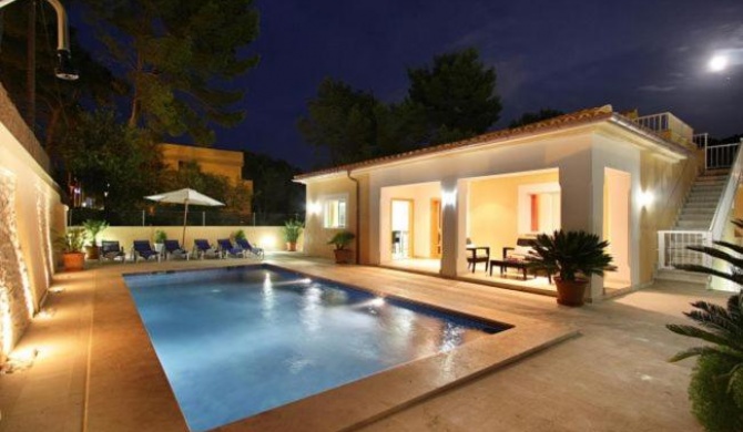 Sant Vicent de sa Cala Villa Sleeps 8 with Pool Air Con and WiFi