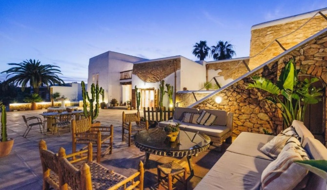 Elegant Villa with Private Pool & Hot Tub, Ibiza Villa 1010