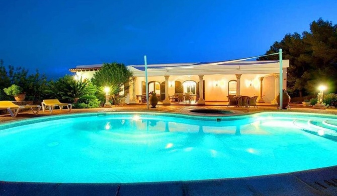 3 bedrooms villa with private pool furnished garden and wifi at Santa Eularia des Riu