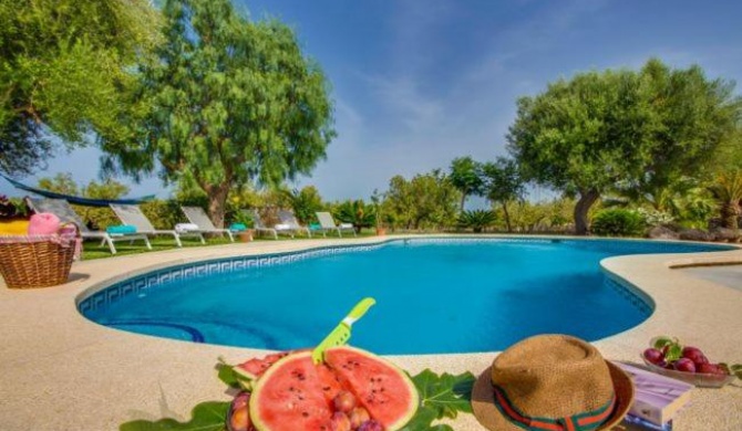 Santa Margalida Holiday Home Sleeps 8 with Pool Air Con and WiFi