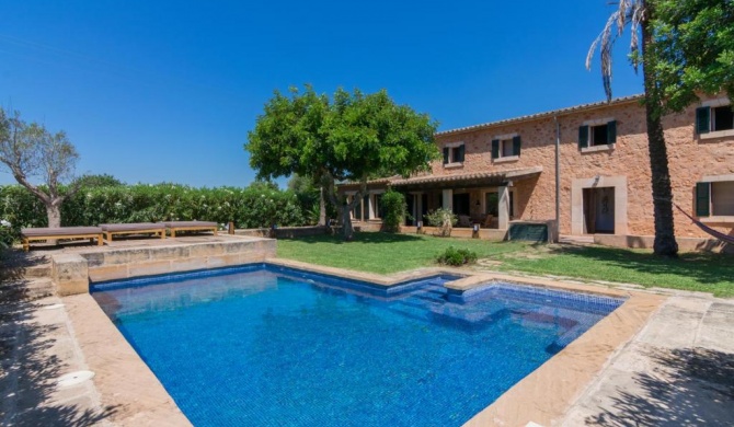 Preciosa casa con piscina a 1 Km de Santa Maria del cami