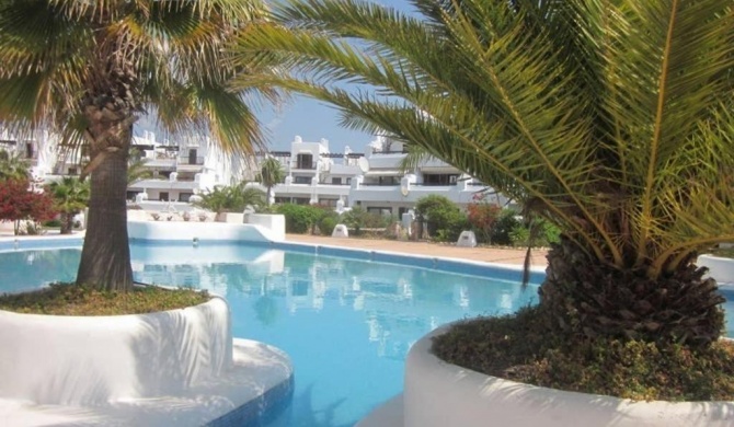 Casa Tortuga Charming Ibiza style 2BD w big terrace and modern bathroom