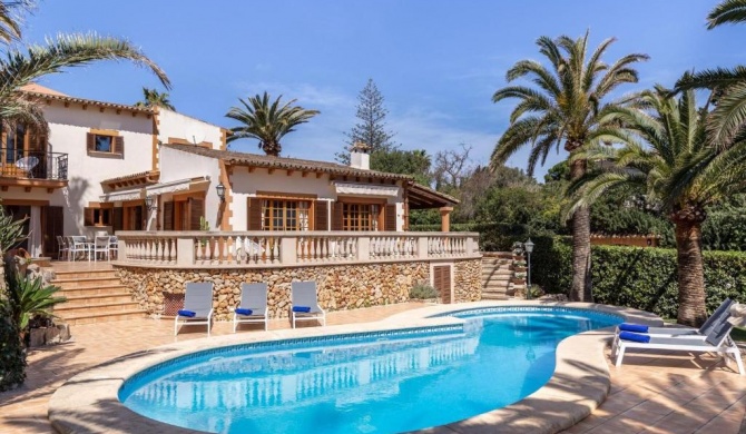 Beautiful villa for 8 people with pool garden terrace with sea views