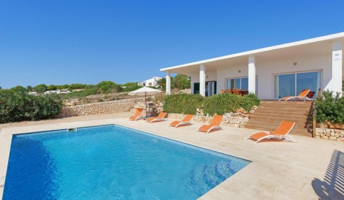 Binibequer Vell Villa Sleeps 6 with Pool Air Con and WiFi